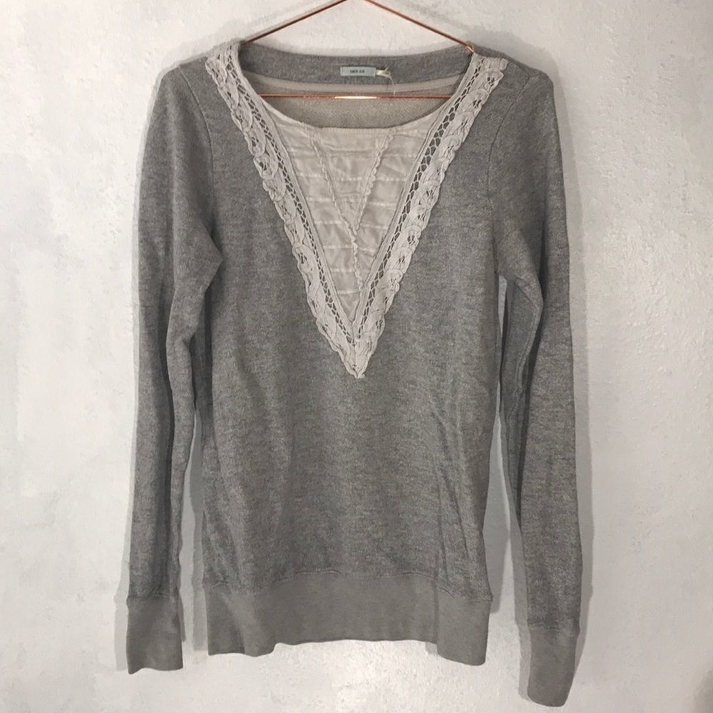 Kimchi blue sweatshirt with lace